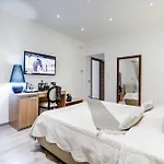 Relais Colonna בית הארחה 3*